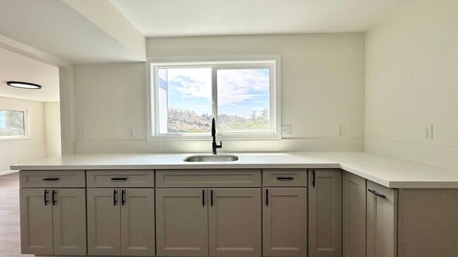 Building Photo - 1413 Ala Iolani St