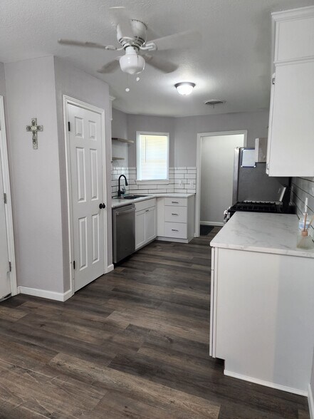 Kitchen - 3324 Arlington St