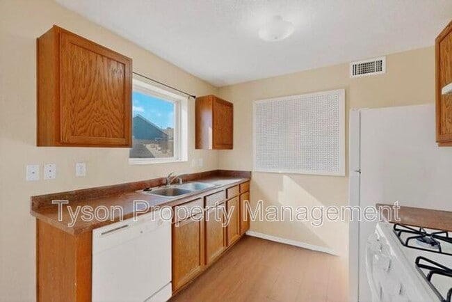 Building Photo - 1305 Amole Vista St SW