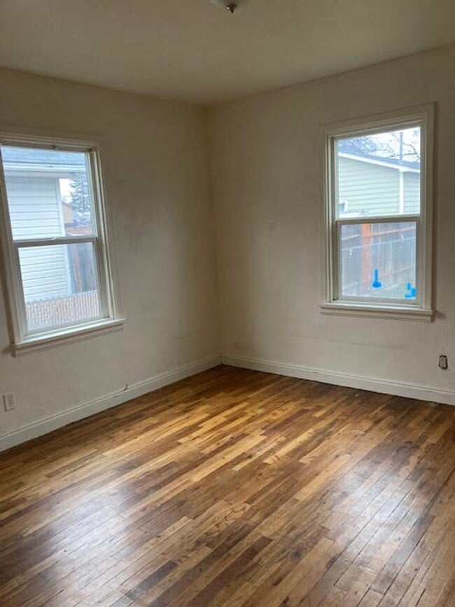 Building Photo - Great location, 2 bedroom home for rent