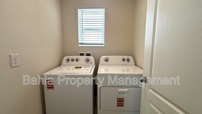 Building Photo - 2980 Waterlily Wy
