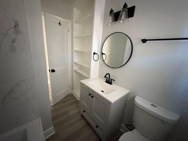 Building Photo - 2 bedroom/1 bathroom home in Greensboro