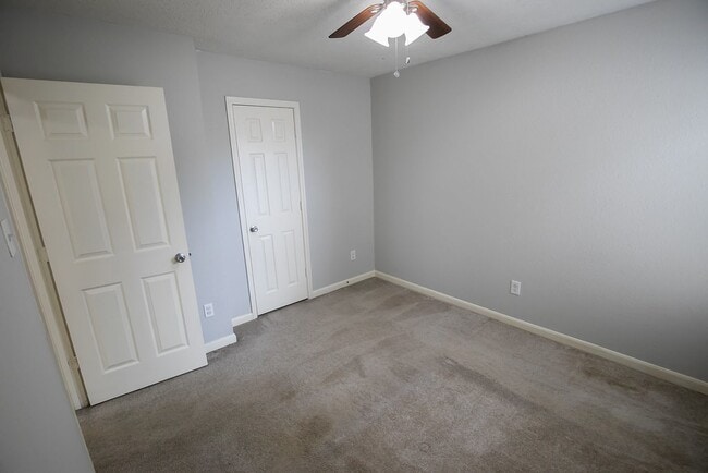 Building Photo - 2727 Piney Lake Ct