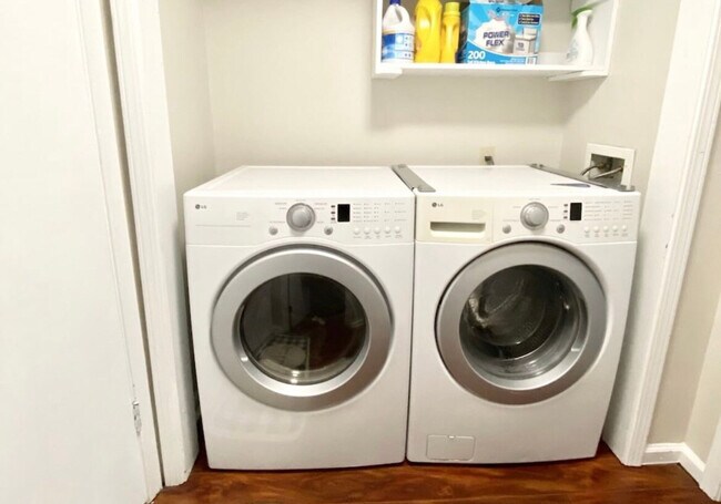 Building Photo - 175 Michael Dr