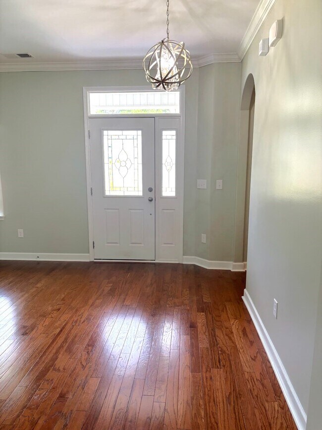 Building Photo - 231 Belclare Way
