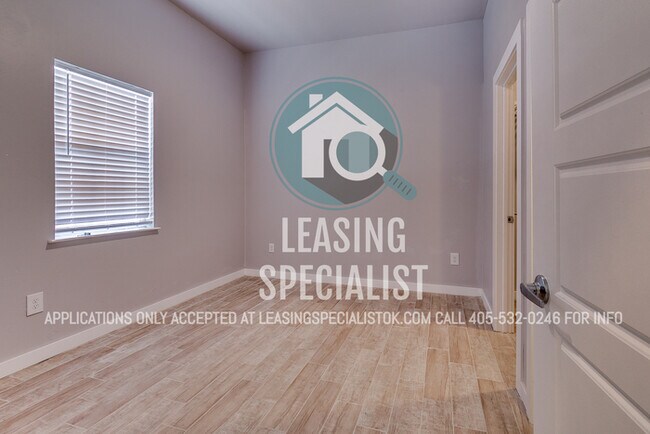 Building Photo - AMAZING NORMAN HOME AVAILABLE TO PRE-LEASE...