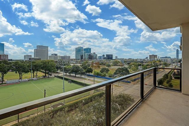 Building Photo - 2929 Buffalo Speedway