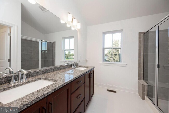 Building Photo - 28 Ironwood Dr