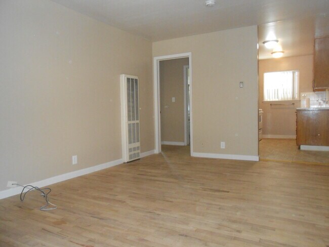 large rooms - 545 S 7th St