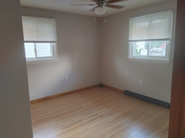 Building Photo - 2718 Stenzel Ave