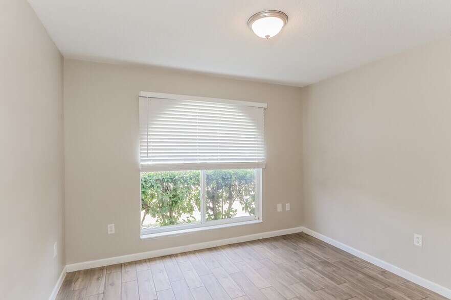 Building Photo - 22726 Sills Loop