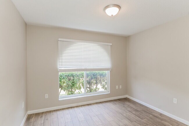 Building Photo - 22726 Sills Loop