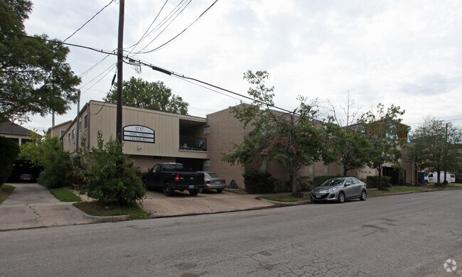 Primary Photo - 1717 Park Apartments