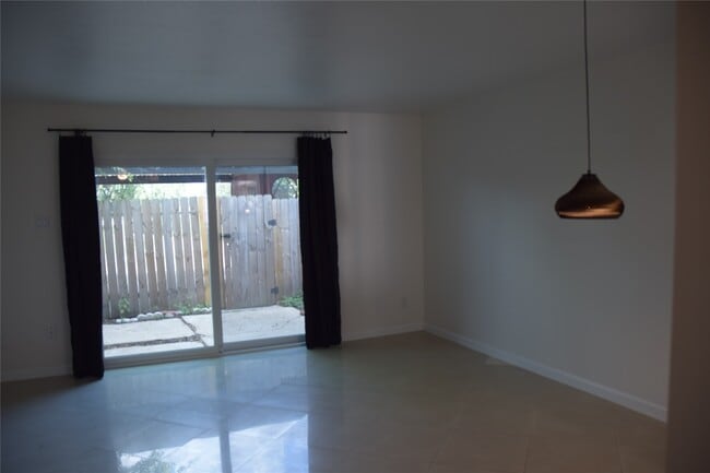 Building Photo - 7827 Leonora St