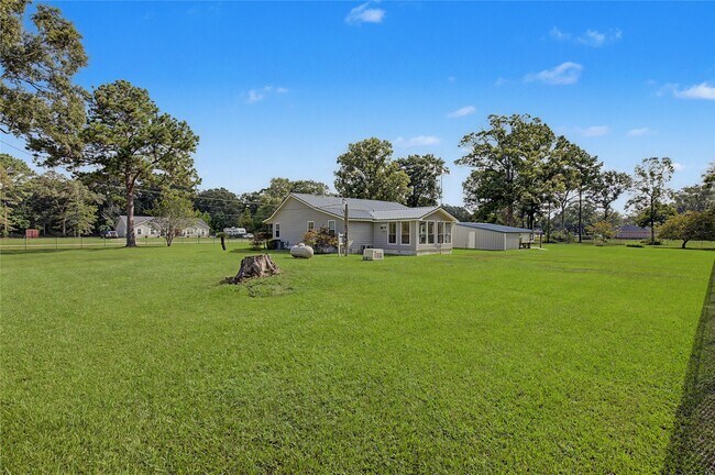 Building Photo - 26190 Walnut Burl