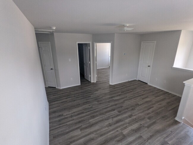 Building Photo - Leonard Crossing - 1136 Crossing Drive, Br...