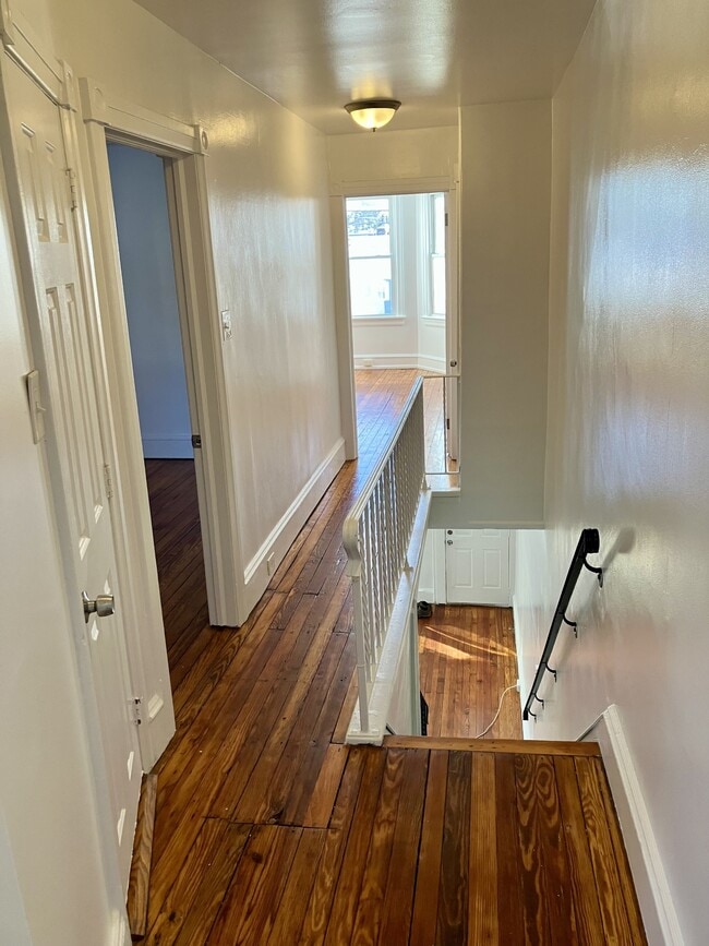 Building Photo - 227 Broadway