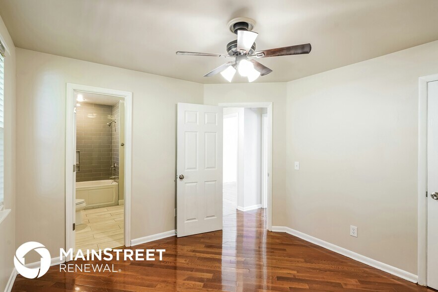 Building Photo - 3804 Scotwood Dr