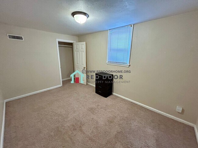Building Photo - 1104 3rd Ave N