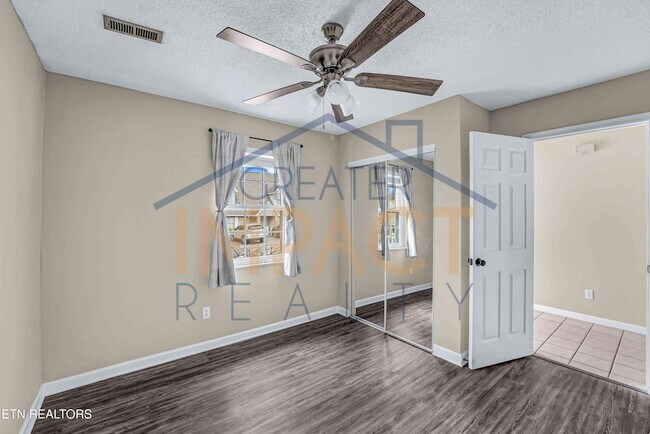 Building Photo - 1045 Blinken St