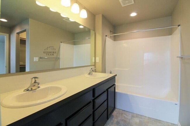 Building Photo - 2955 Cashmere Dr