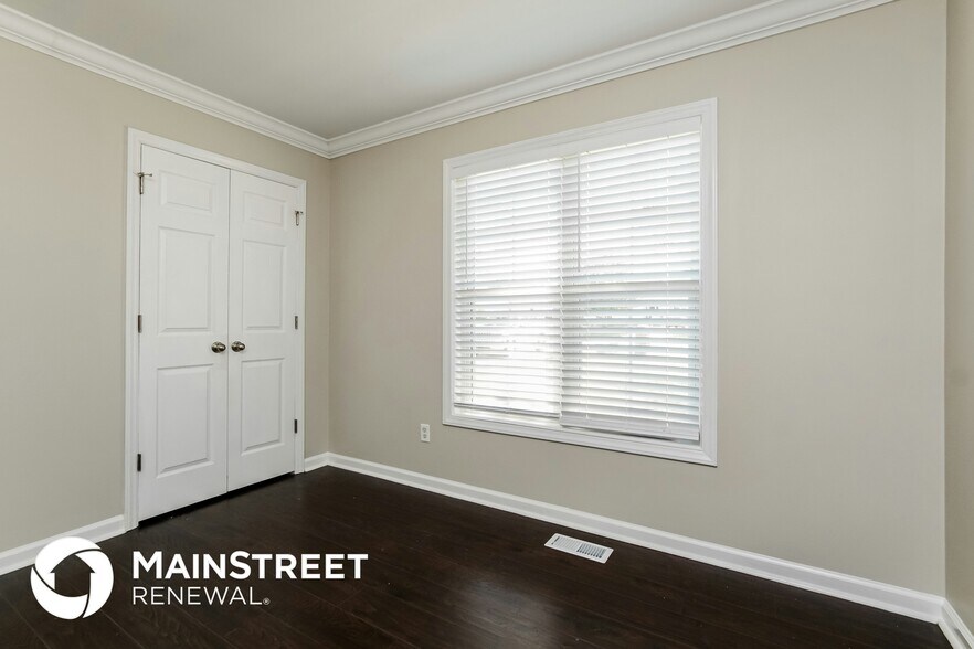 Building Photo - 639 Bullhart Dr