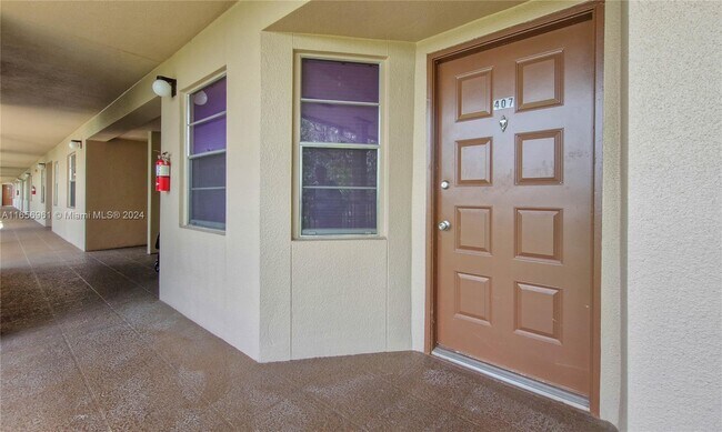 Building Photo - 1300 SW 124th Terrace