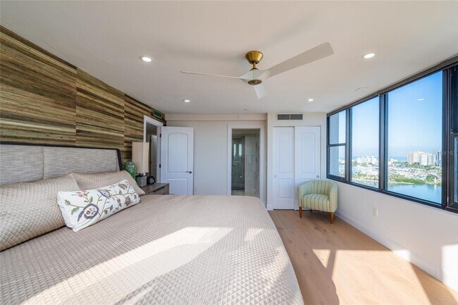 Building Photo - 770 S Palm Ave