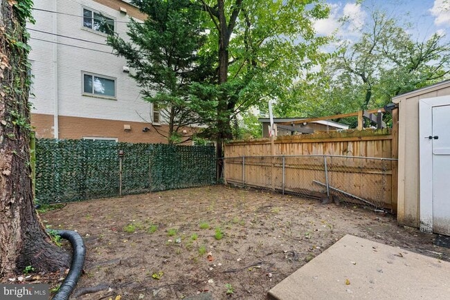 Building Photo - 205 N Adams St