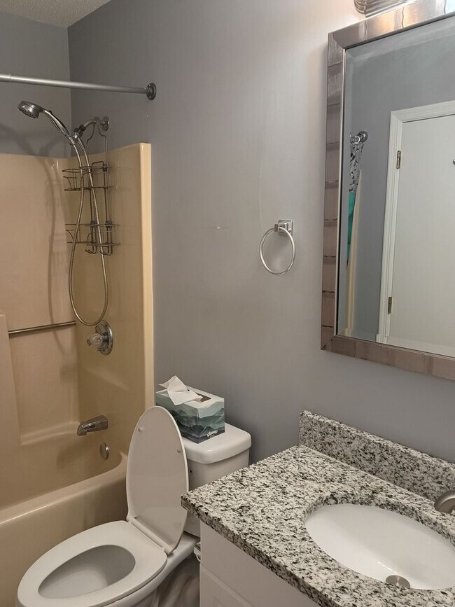 Building Photo - Golf Colony VII