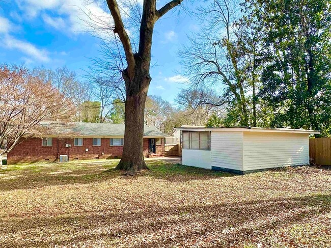 Building Photo - 141 N White Station Rd