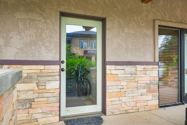 Building Photo - 191 Talisman Dr