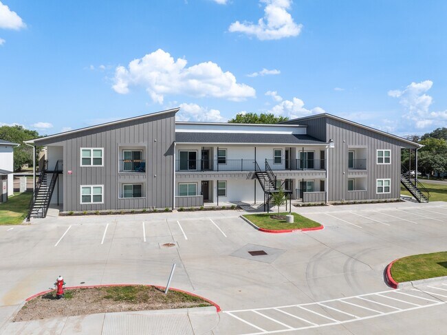 Building Photo - 1326 Prairie Dr