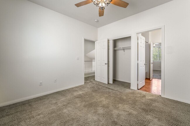 Building Photo - 3 Bedroom, 2 bathroom, 2 Car Garage Home i...