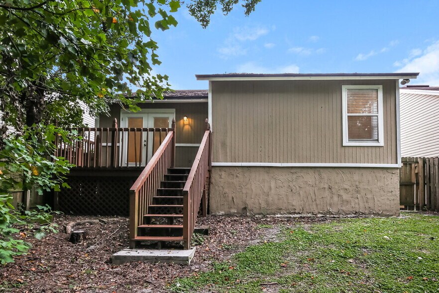 Building Photo - 7862 Aquarius Cir S