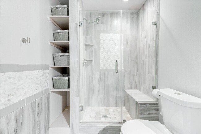 Building Photo - 22222 Greenbrook Dr