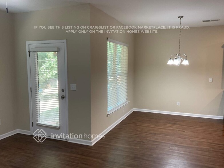 Building Photo - 323 Rankin Cir