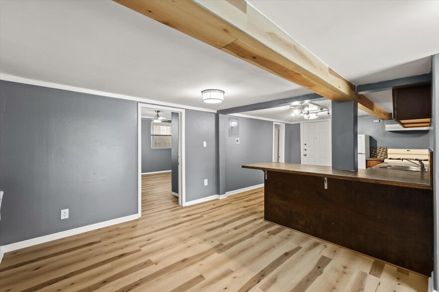 Building Photo - 1509 W Morphy St