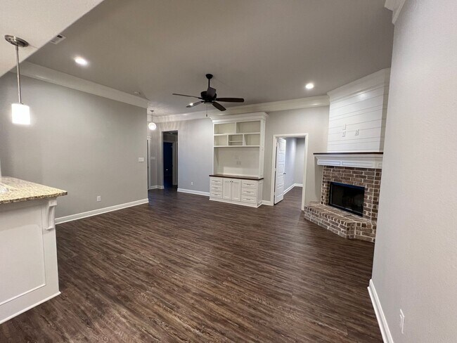 Building Photo - 5429 Meadow Ridge Dr
