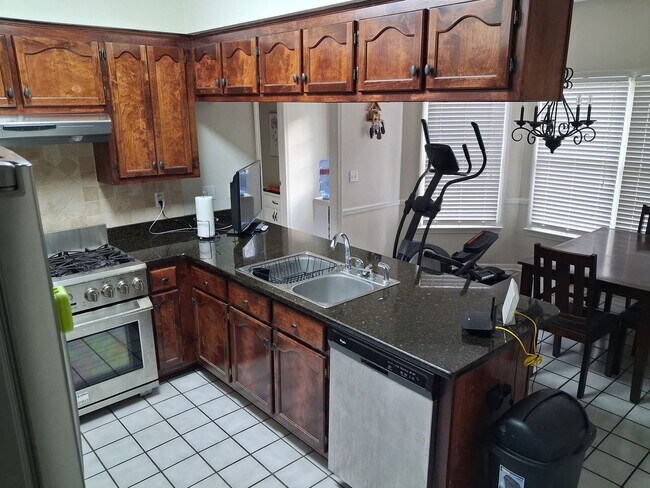Building Photo - 1228 Mallard Cir