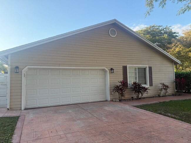 Building Photo - 14912 SW 143rd Ct