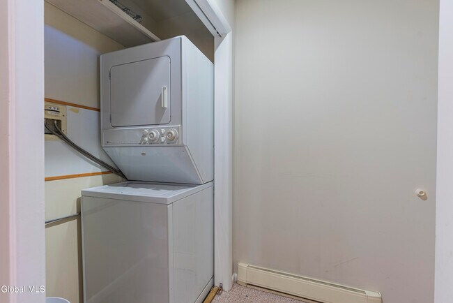 Building Photo - 28 White St