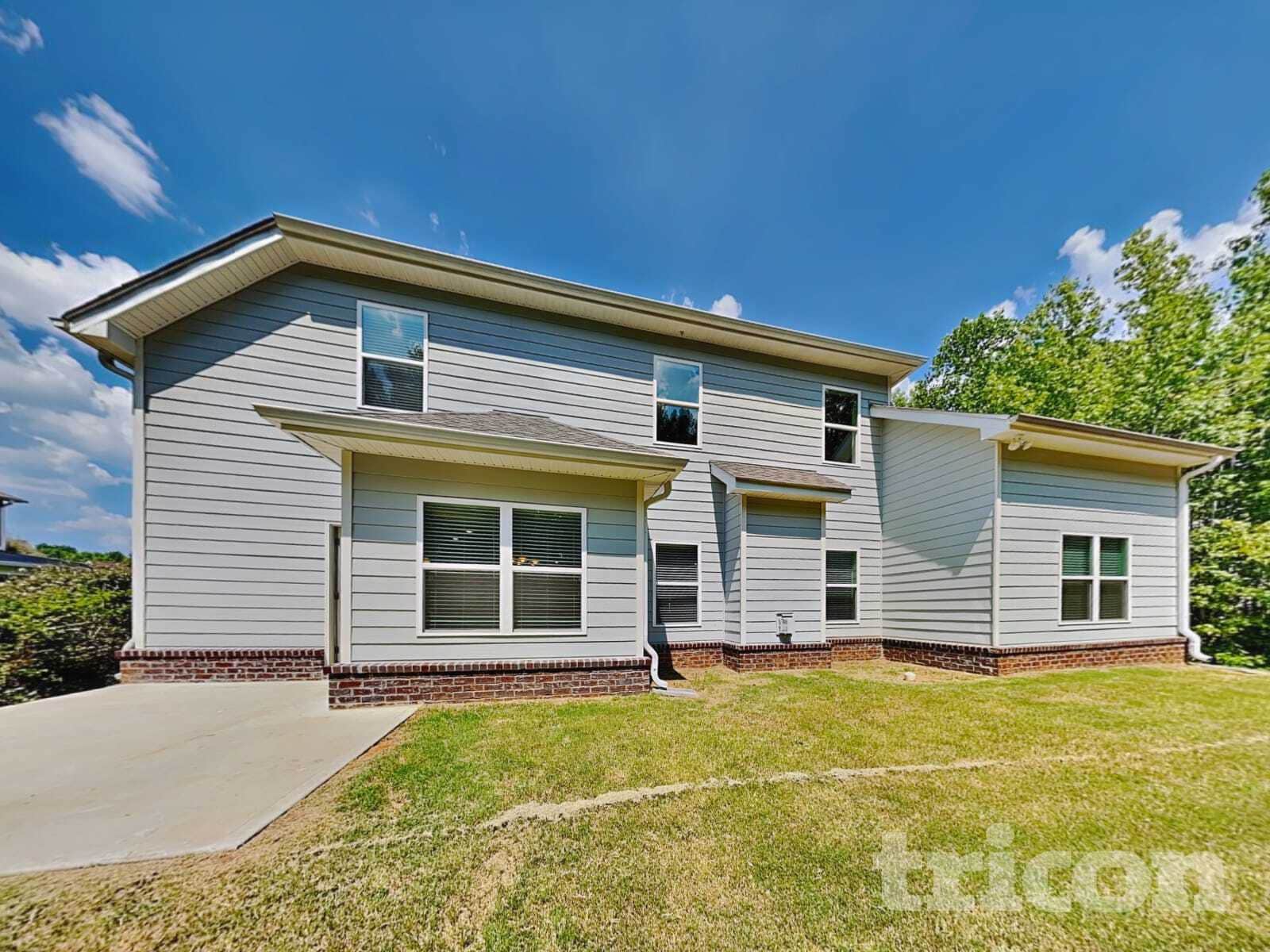 Building Photo - 301 Scenic View Ln
