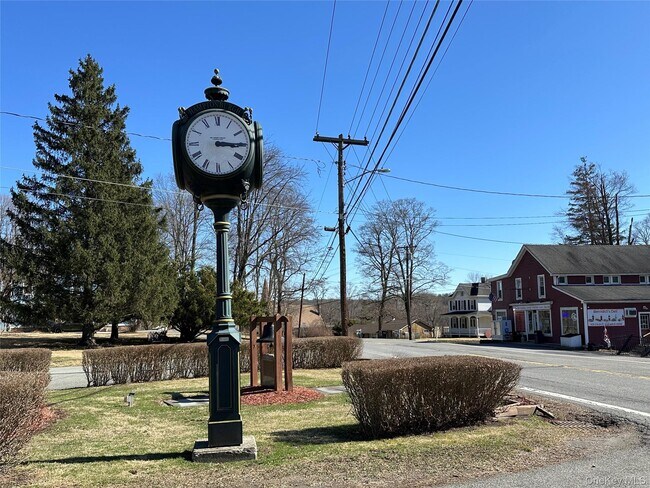 Building Photo - 29 Church St