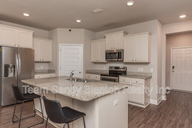 Building Photo - 7584 Burnside Lp