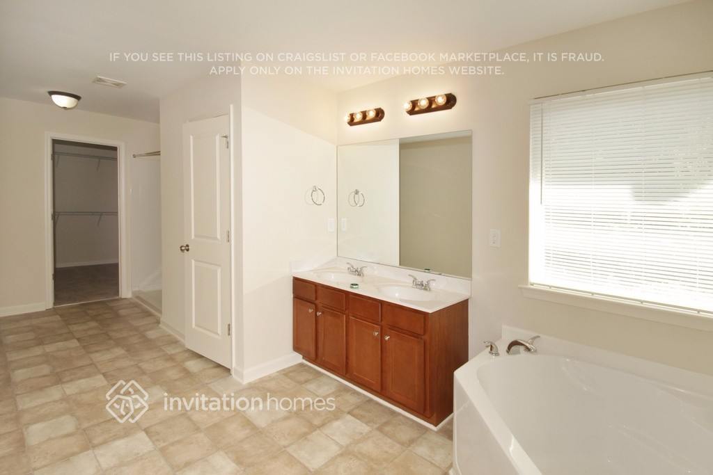 Building Photo - 4253 Violet Way Ct