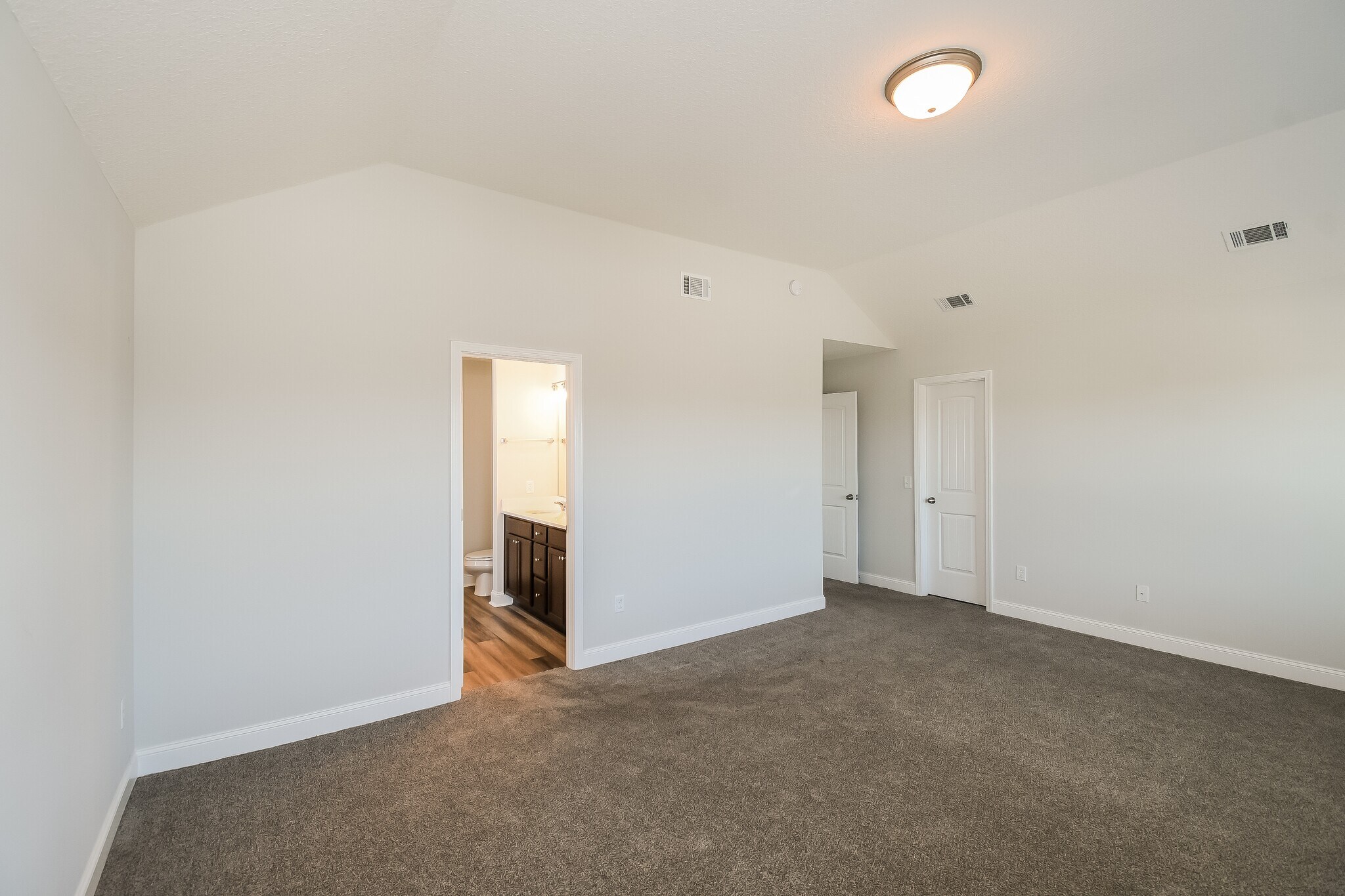 Building Photo - 834 Marne Blvd