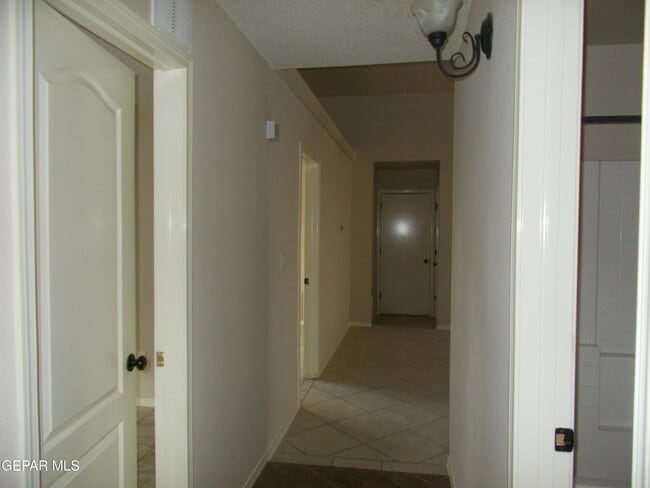 Building Photo - 749 Desert Sage Dr