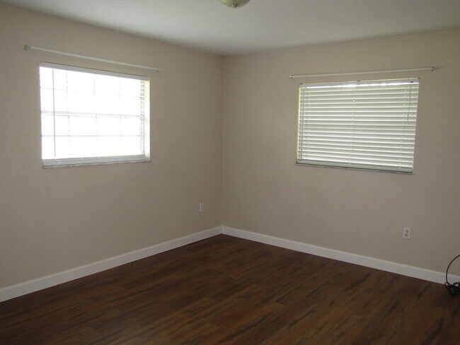 Building Photo - 3160 SE 30th Terrace