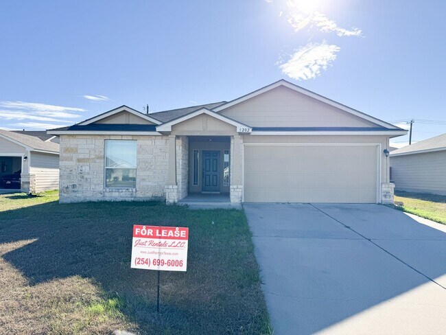 Building Photo - Charming well-maintained 4-bedroom, 2-bath home tucked in a quiet cul-de-sac just minutes from Fo...